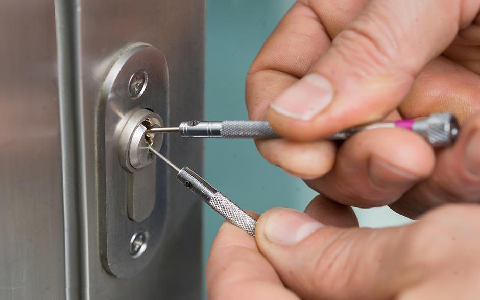 changer serrure porte d'entrée Maisons-Laffitte